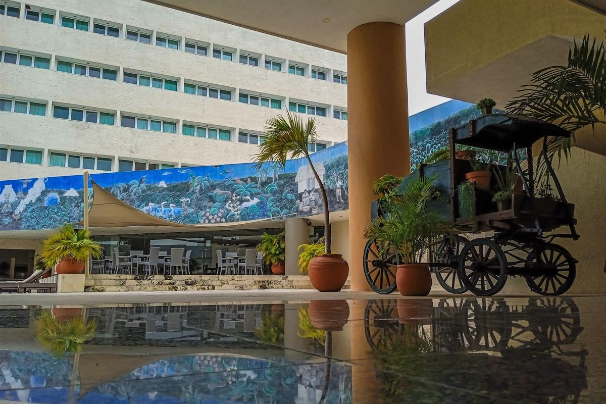 Aluxes Hotel 4*